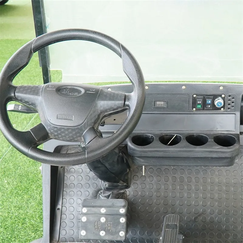 Outdoor 4-Seater Golf Cart Outdoor 4-Seater Golf Cart